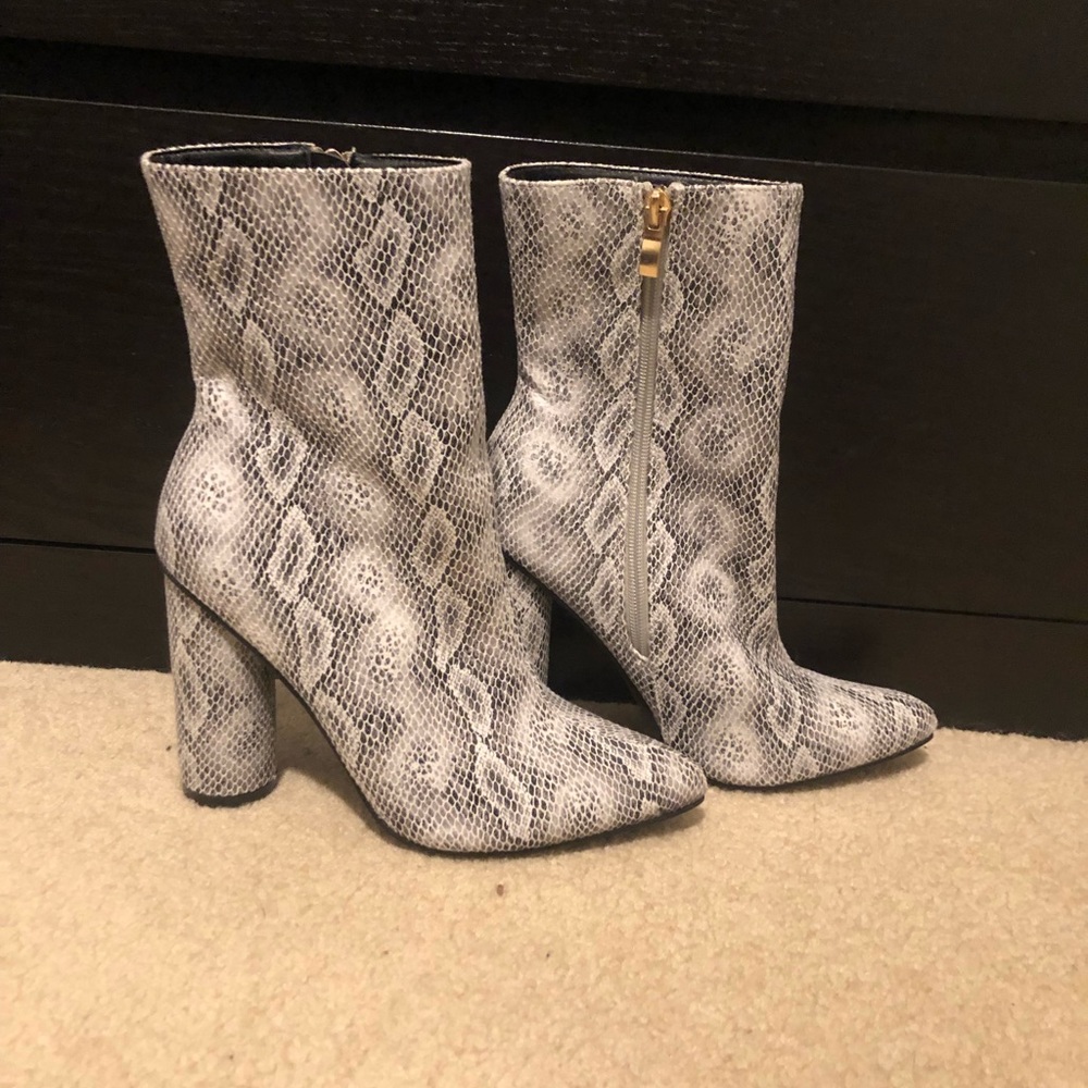 Brand new fashion nova snake skin heal boots
